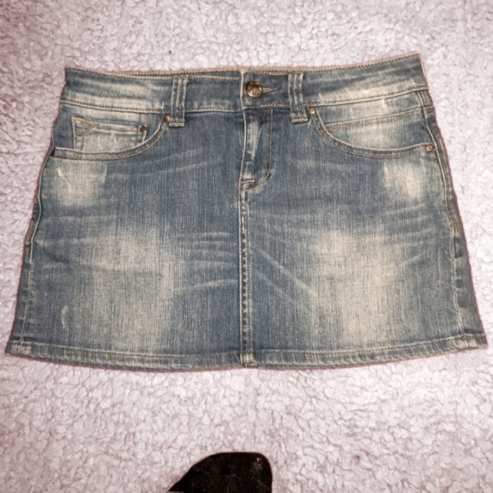 Mavi skirt